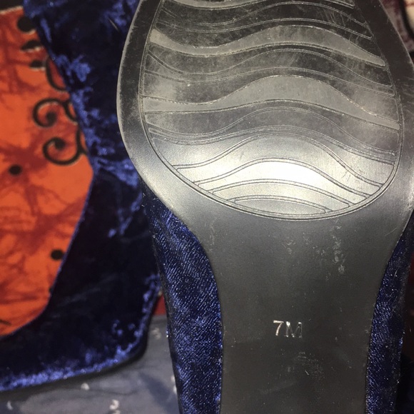 Blue Suede Boots | 7 - Picture 5 of 5